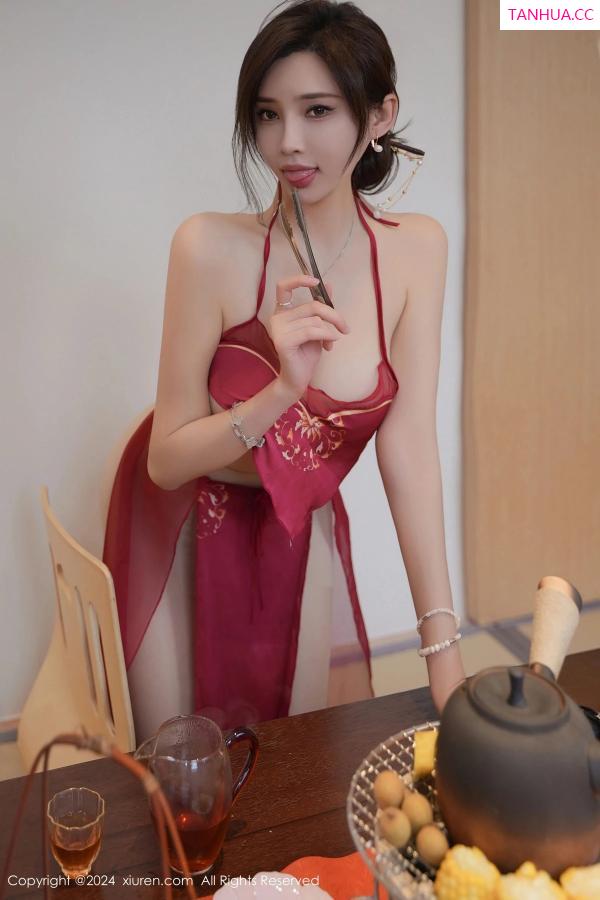 周妍希 奶瓶土肥圆 [XiuRen]高清写真图 2024.02.27 No.8144 Carol周妍希X 美腿丝袜第26张图片